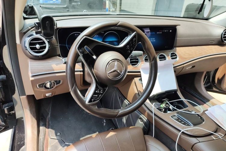 Used Mercedes-Benz E-Class 2022 Updated E 300 L Luxury Edition Steering Wheel