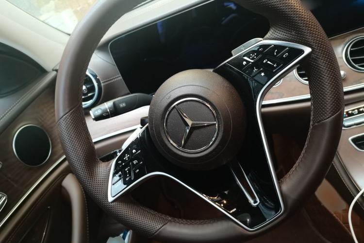 Used Mercedes-Benz E-Class 2022 Revised Version E 300 L Fashion Edition Steering Wheel