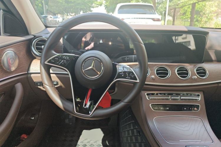 Used Mercedes-Benz E-Class 2022 Revised Version E 300 L Luxury Edition Steering Wheel