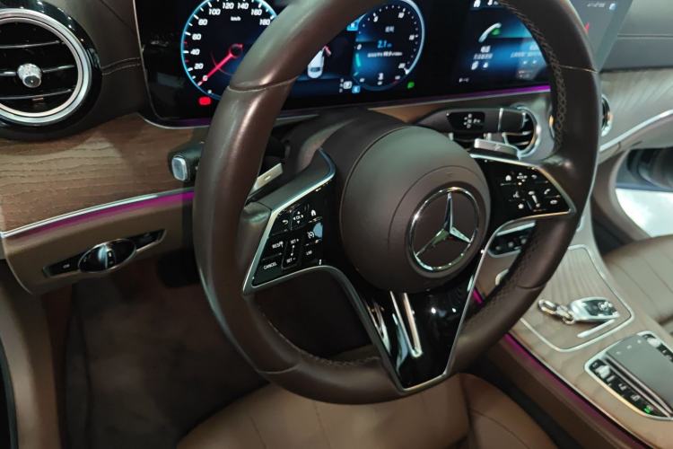 Used Mercedes-Benz E-Class 2022 Second Facelift E 300 L Luxury Edition Steering Wheel