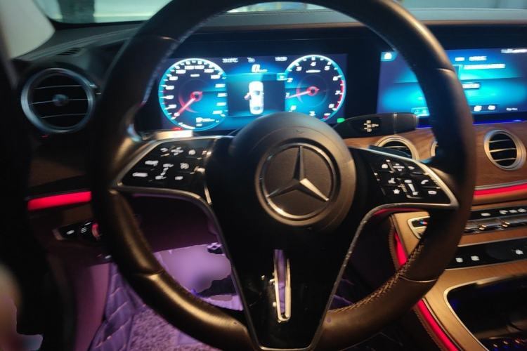 Used Mercedes-Benz E-Class 2022 Updated E 300 L Stylish Edition Steering Wheel
