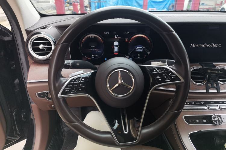 Used Mercedes-Benz E-Class 2022 Updated E 260 L Steering Wheel
