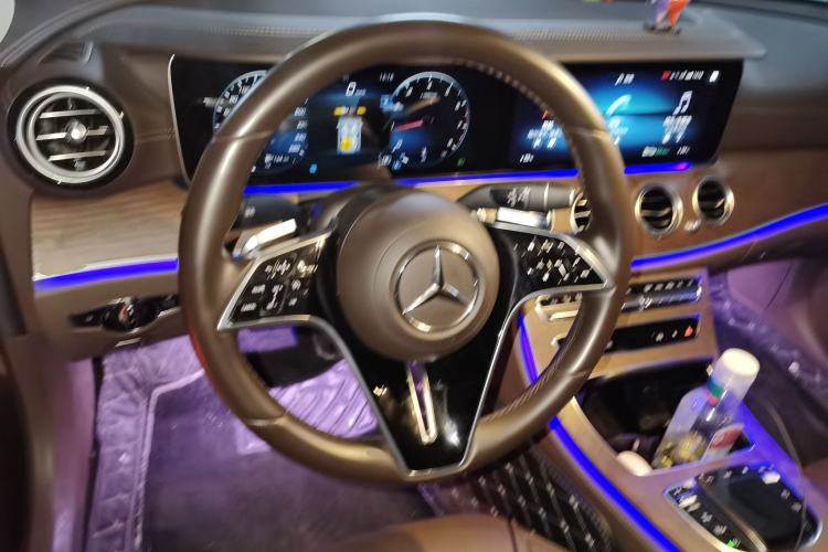 Used Mercedes-Benz E-Class 2022 Revised Version E 300 L Luxury Edition Steering Wheel