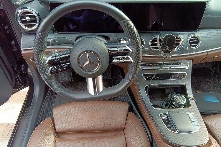 Used Mercedes-Benz E-Class 2022 Revised E 300 L Sporty and Stylish Edition Steering Wheel