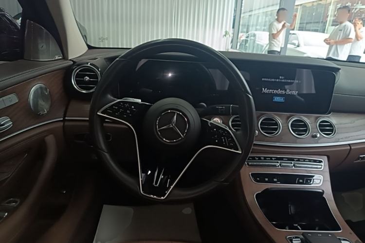 Used Mercedes-Benz E-Class 2022 Revised Version E 300 L Fashion Edition Steering Wheel