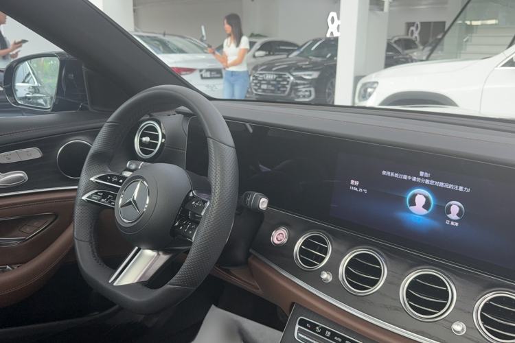 Used Mercedes-Benz E-Class 2022 Second Facelift E 260 L Sport 4MATIC Steering Wheel