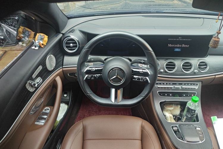 Used Mercedes-Benz E-Class 2022 Revised Version E 300 L Sport Luxury Edition Steering Wheel