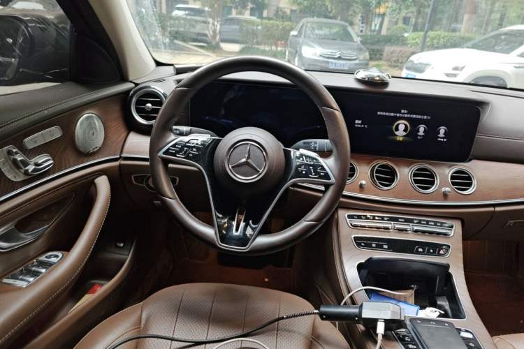 Used Mercedes-Benz E-Class 2022 Revised Version E 300 L Luxury Edition Steering Wheel