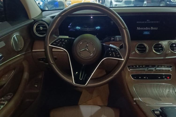 Used Mercedes-Benz E-Class 2022 Updated E 300 L Luxury Edition Steering Wheel