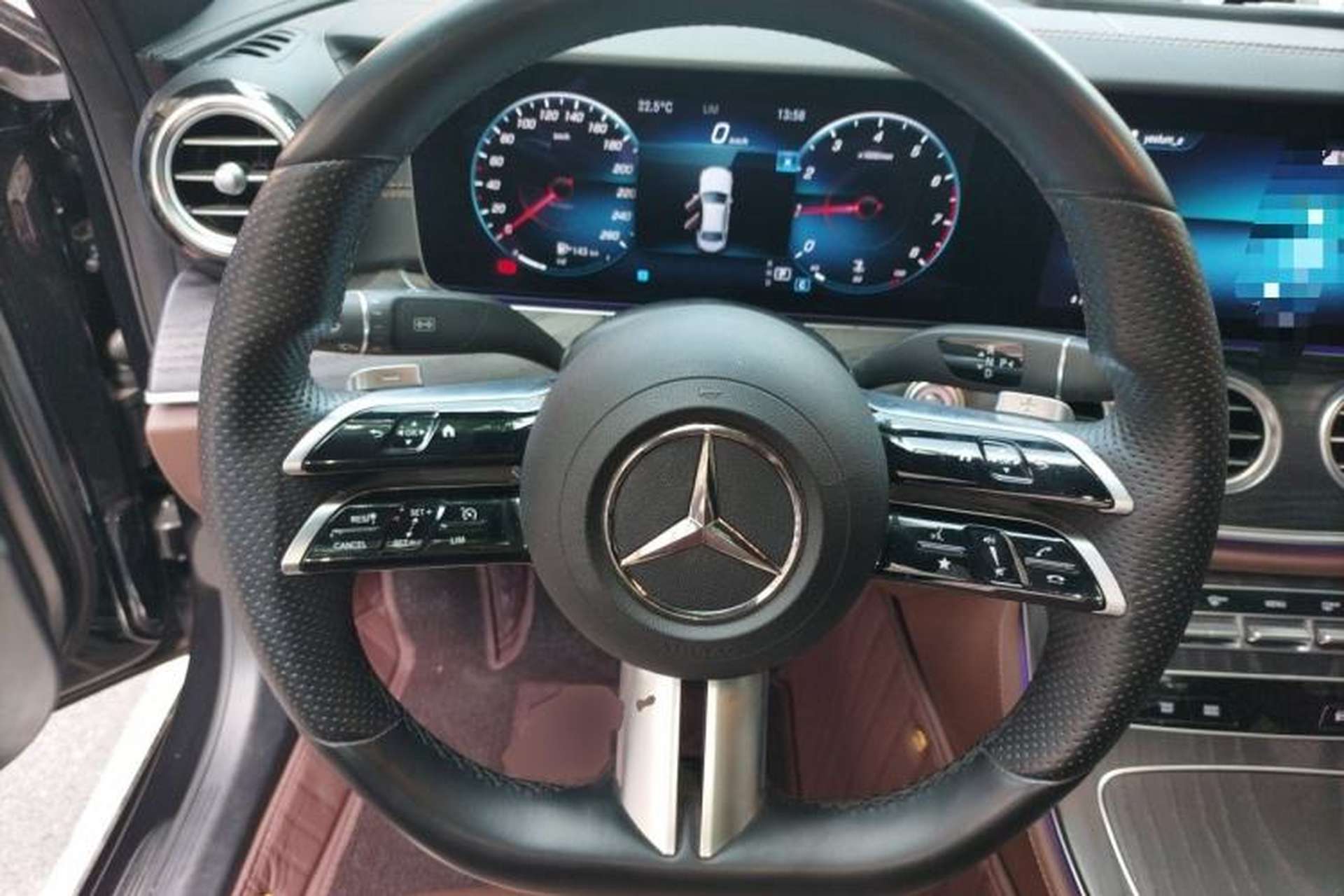 Used Mercedes-Benz E-Class 2022 Second Facelift E 260 L Sport Edition Steering Wheel