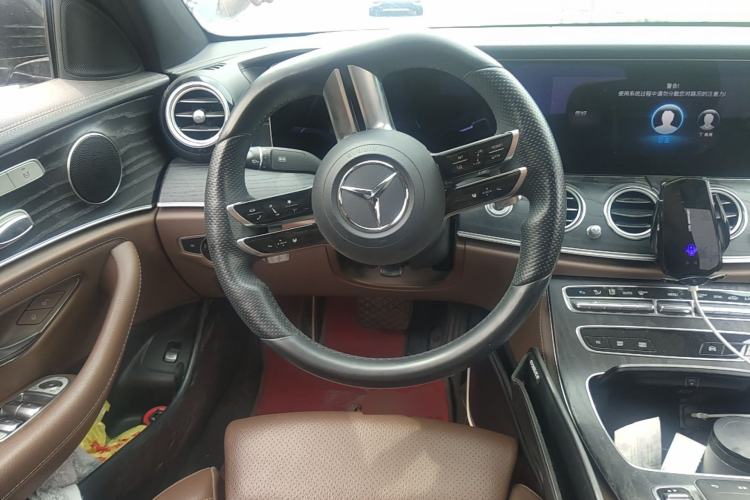 Used Mercedes-Benz E-Class 2022 Second Facelift E 300 L Sporty and Stylish Edition Steering Wheel