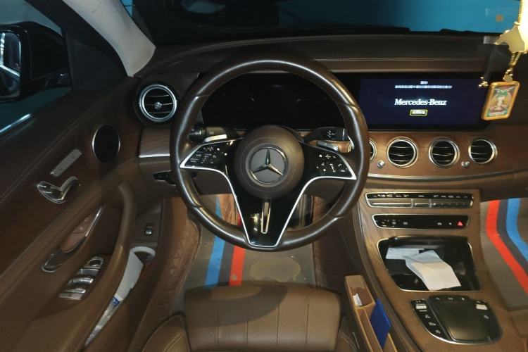 Used Mercedes-Benz E-Class 2022 Second Facelift E 300 L Fashion Edition Steering Wheel