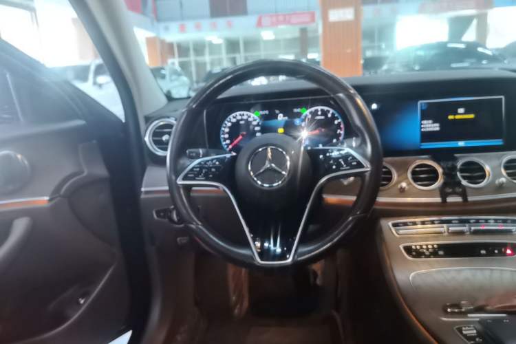 Used Mercedes-Benz E-Class 2022 Second Facelift E 300 L Fashion Edition Steering Wheel