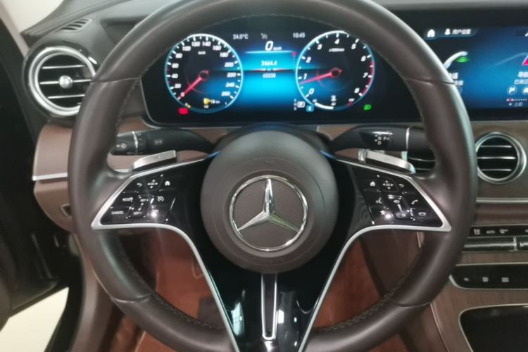 Used Mercedes-Benz E-Class 2022 Updated E 300 L Luxury Edition Steering Wheel