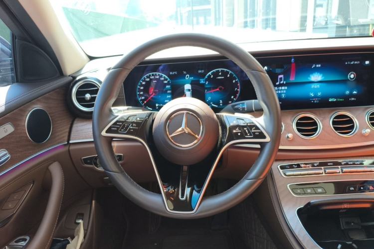 Used Mercedes-Benz E-Class 2022 Revised Version E 300 L Fashion Edition Steering Wheel