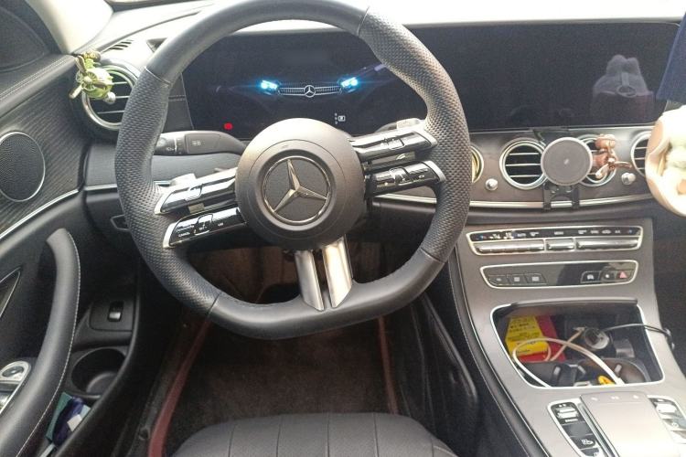 Used Mercedes-Benz E-Class 2022 E 260 Stylish Sports Edition Steering Wheel