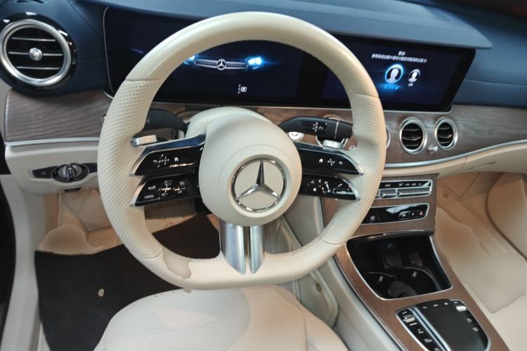 Used Mercedes-Benz E-Class 2022 Revised Version E 300 L Sport Luxury Edition Steering Wheel
