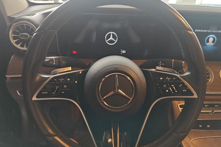 Used Mercedes-Benz E-Class 2022 Updated E 300 L Luxury Edition Steering Wheel