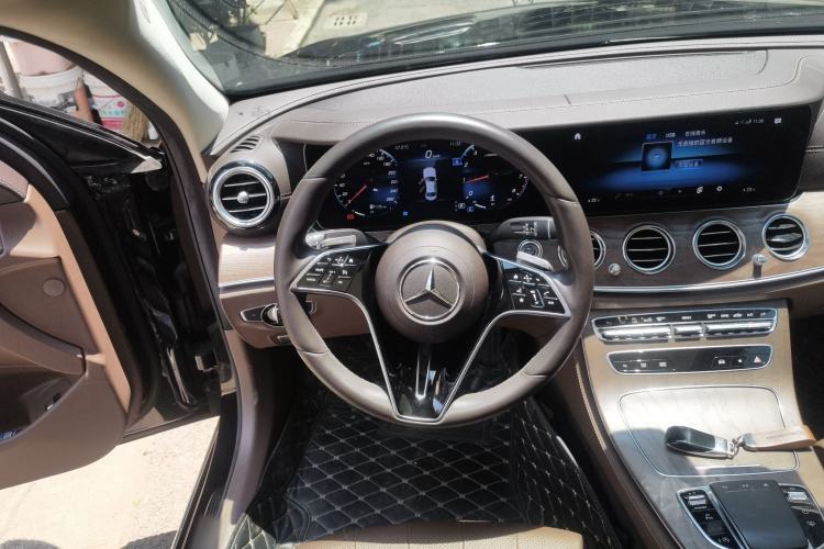 Used Mercedes-Benz E-Class 2022 Updated E 300 L Luxury Edition Steering Wheel
