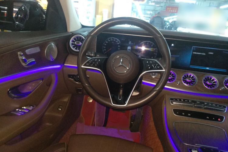 Used Mercedes-Benz E-Class 2022 Updated E 300 L Luxury Edition Steering Wheel