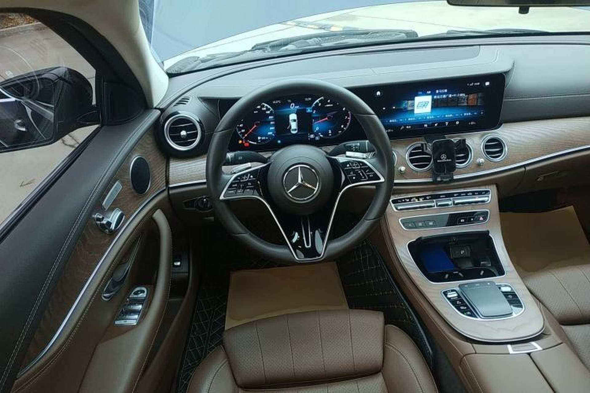 Used Mercedes-Benz E-Class 2022 E 260 L Steering Wheel