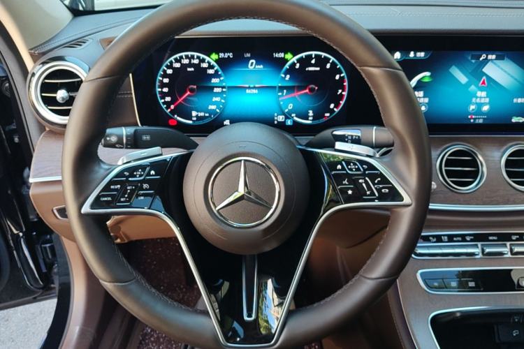 Used Mercedes-Benz E-Class 2022 Updated E 300 L Luxury Edition Steering Wheel