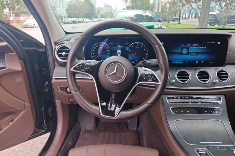 Used Mercedes-Benz E-Class 2022 Updated E 300 L Luxury Edition Steering Wheel