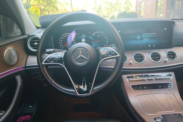 Used Mercedes-Benz E-Class 2022 Updated E 300 L Luxury Edition Steering Wheel