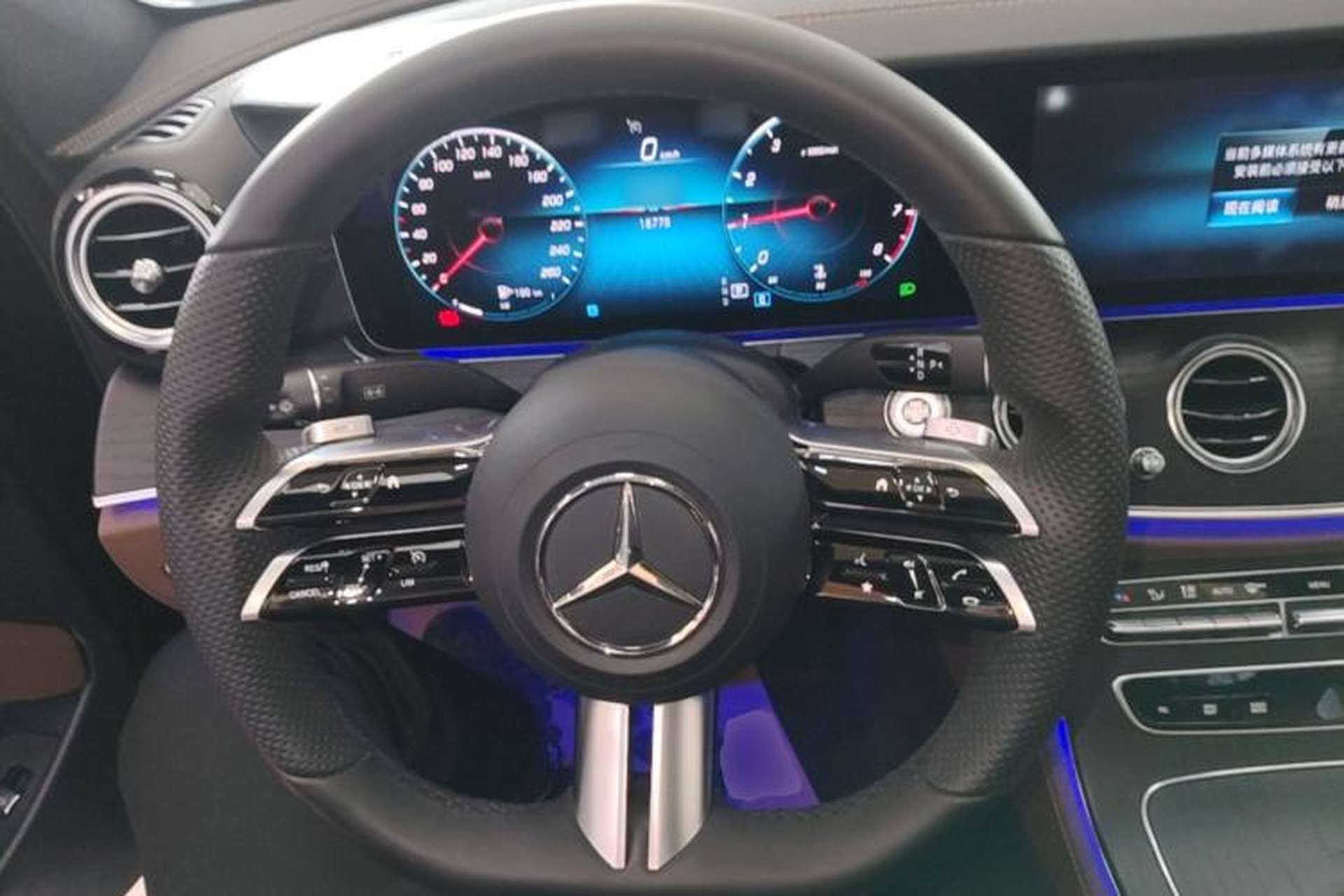 Used Mercedes-Benz E-Class 2022 Revised E 300 L Sport Luxury Edition Steering Wheel
