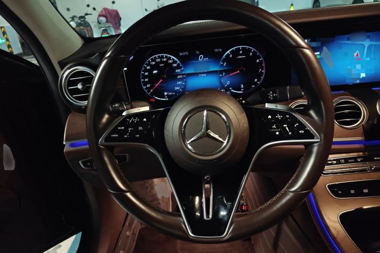 Used Mercedes-Benz E-Class 2022 Second Facelift E 300 L Fashion Edition Steering Wheel