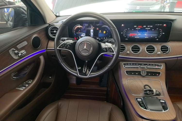 Used Mercedes-Benz E-Class 2022 Updated E 300 L Stylish Edition Steering Wheel