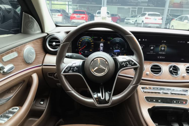Used Mercedes-Benz E-Class 2022 Updated E 260 L Steering Wheel