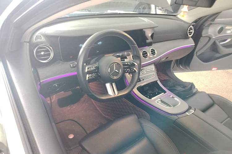 Used Mercedes-Benz E-Class 2022 Second Facelift E 300 L Sporty and Stylish Edition Steering Wheel