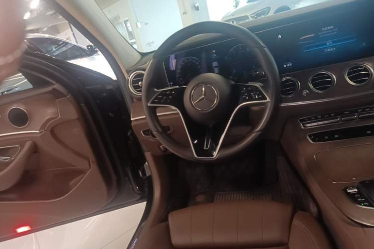 Used Mercedes-Benz E-Class 2022 E 260 L Steering Wheel