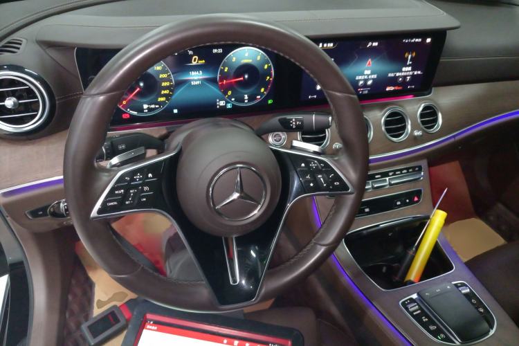Used Mercedes-Benz E-Class 2022 Updated E 300 L Luxury Edition Steering Wheel