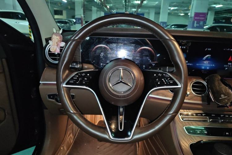 Used Mercedes-Benz E-Class 2022 Second Facelift E 300 L Fashion Edition Steering Wheel