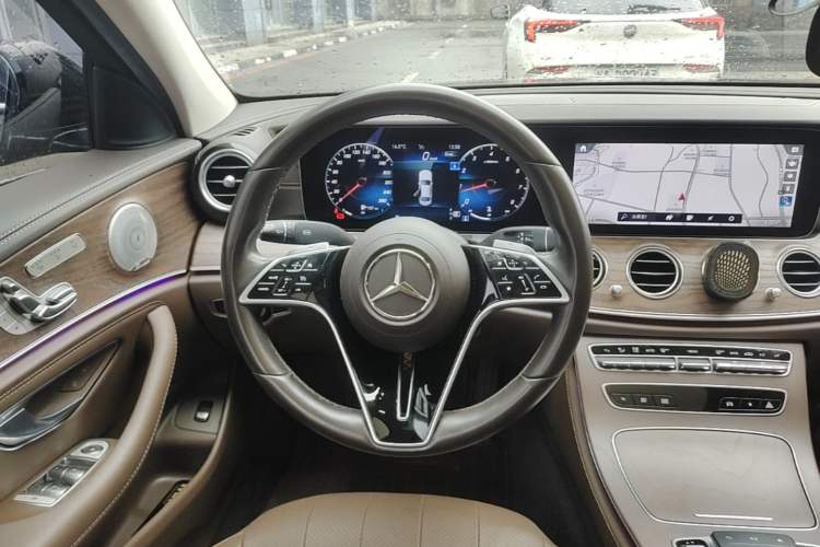 Used Mercedes-Benz E-Class 2022 Revised Version E 300 L Luxury Edition Steering Wheel