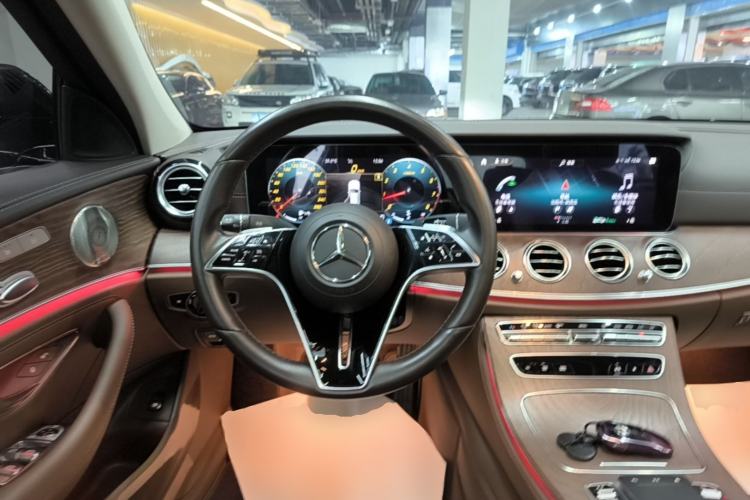 Used Mercedes-Benz E-Class 2022 Updated E 300 L Luxury Edition Steering Wheel