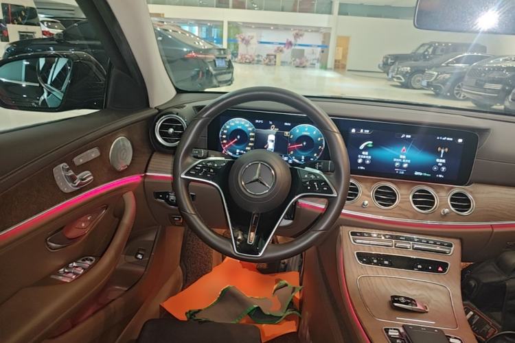 Used Mercedes-Benz E-Class 2022 Revised Version E 300 L Luxury Edition Steering Wheel