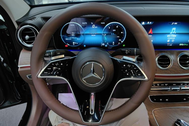 Used Mercedes-Benz E-Class 2022 Second Facelift E 300 L Luxury Edition Steering Wheel