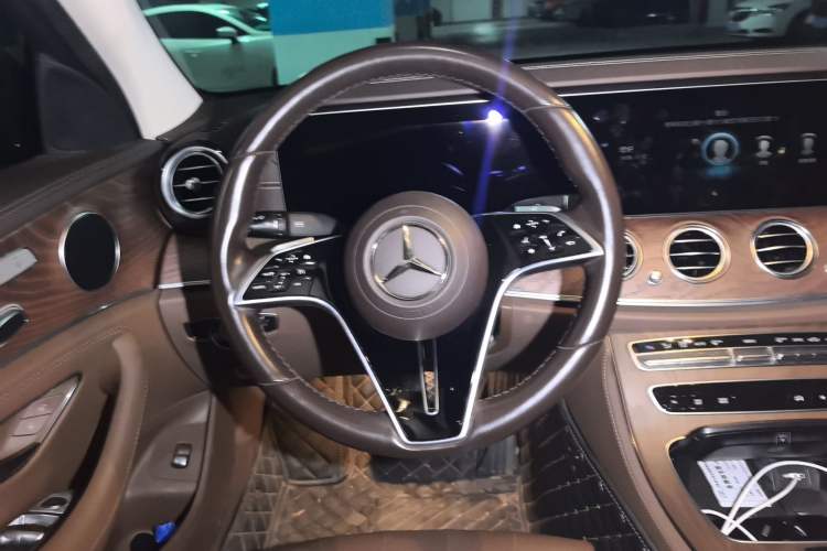 Used Mercedes-Benz E-Class 2022 E 260 L Steering Wheel