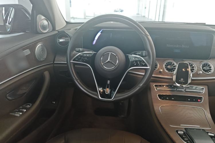 Used Mercedes-Benz E-Class 2022 Second Facelift E 300 L Luxury Edition Steering Wheel