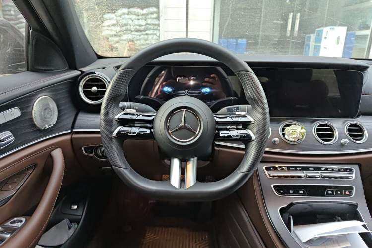 Used Mercedes-Benz E-Class 2022 Revised Version E 300 L Sport Luxury Edition Steering Wheel
