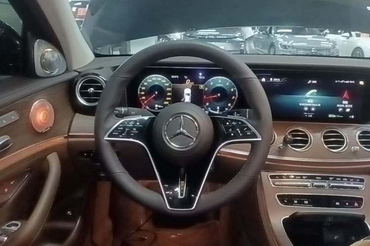 Used Mercedes-Benz E-Class 2022 E 300 L Luxury Model Steering Wheel