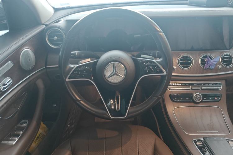 Used Mercedes-Benz E-Class 2022 Updated E 300 L Luxury Edition Steering Wheel