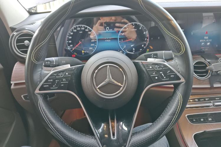 Used Mercedes-Benz E-Class 2022 Second Facelift E 300 L Fashion Edition Steering Wheel