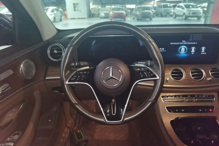 Used Mercedes-Benz E-Class 2022 Revised Version E 300 L Luxury Edition Steering Wheel