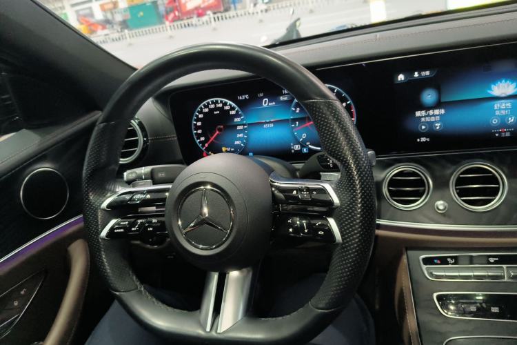 Used Mercedes-Benz E-Class 2022 E 260 Stylish Sports Edition Steering Wheel