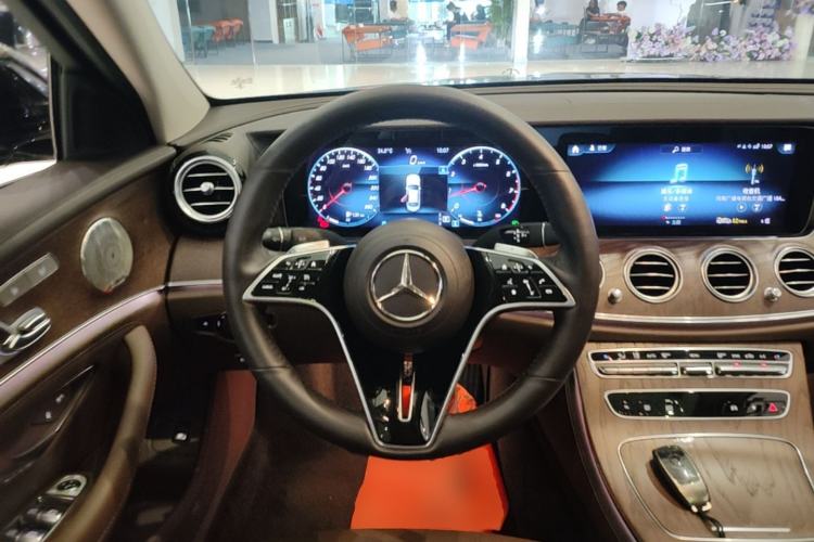 Used Mercedes-Benz E-Class 2022 Revised Version E 300 L Luxury Edition Steering Wheel