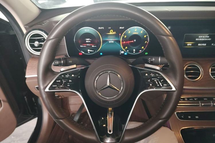 Used Mercedes-Benz E-Class 2022 Second Facelift E 300 L Fashion Edition Steering Wheel